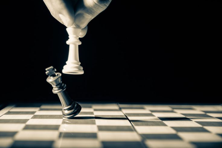 ۱۰ راهکار دکتر احمد حلت برای گذر از حسادت